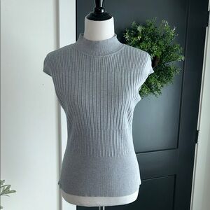 White House black market M Gray mock neck Ribbed Knit thin sweater Top